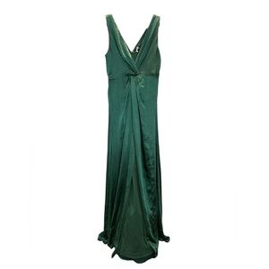 Lulu’s Emerald Satin Sleeveless Pleated Maxi Dress size Medium